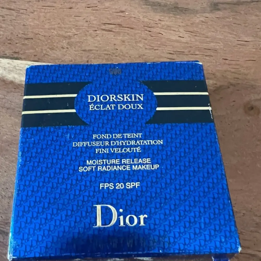 New Retired Dior Diorskin Éclat Doux cream foundation Moisture Release 500